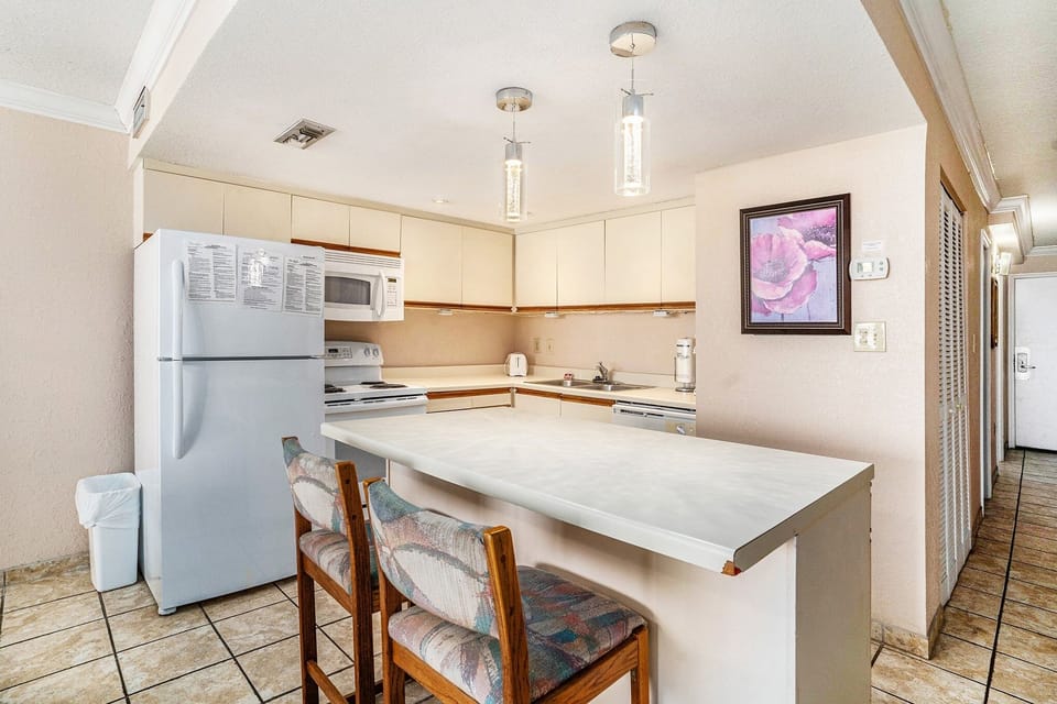 Condo, 1 Bedroom | Private kitchen | Fridge, microwave, oven, dishwasher