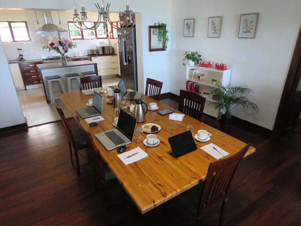 Family House, 5 Bedrooms, Ocean View, Garden Area | Dining room