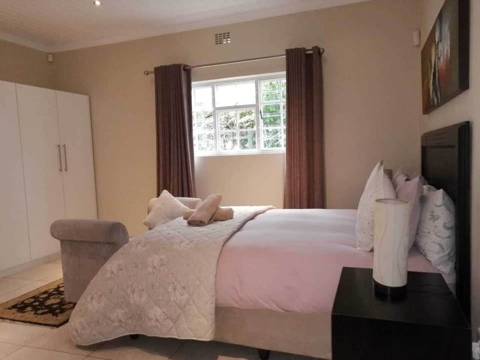 Deluxe Cottage (Fiore) | Desk, free WiFi, bed sheets, wheelchair access