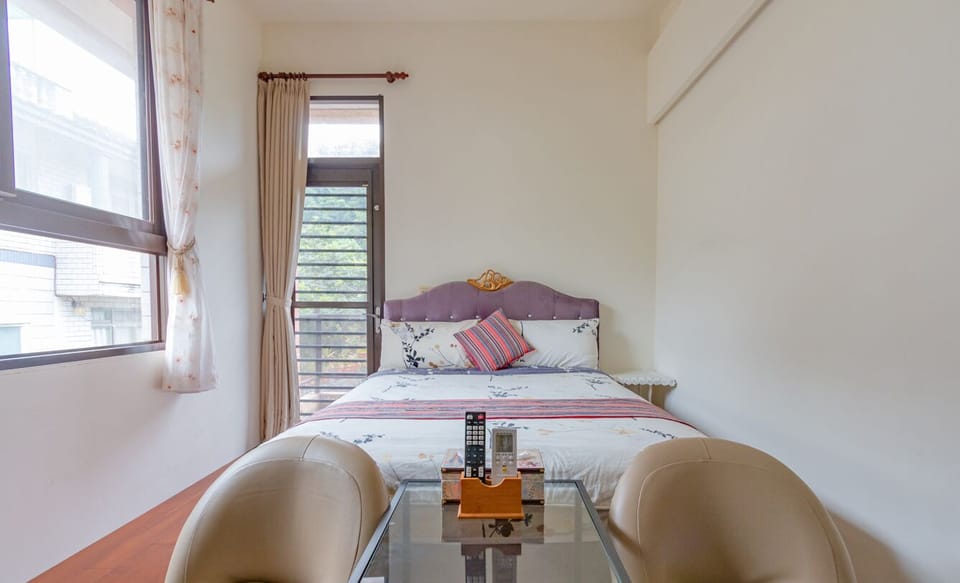 Standard Double Room | Desk, blackout drapes, soundproofing, free WiFi