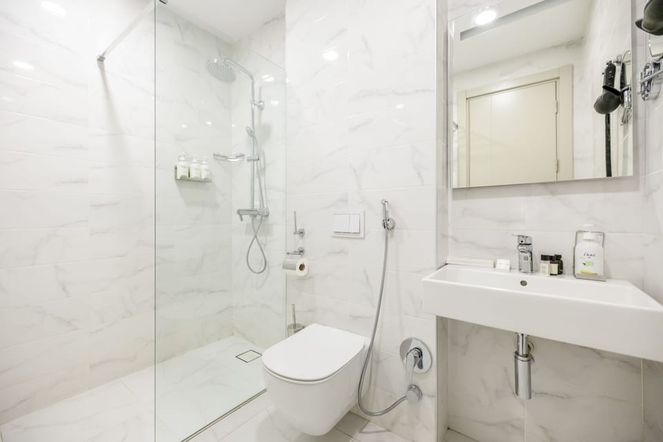 Premium Double or Twin Room, Terrace, City View | Bathroom | Shower, free toiletries, hair dryer, bathrobes
