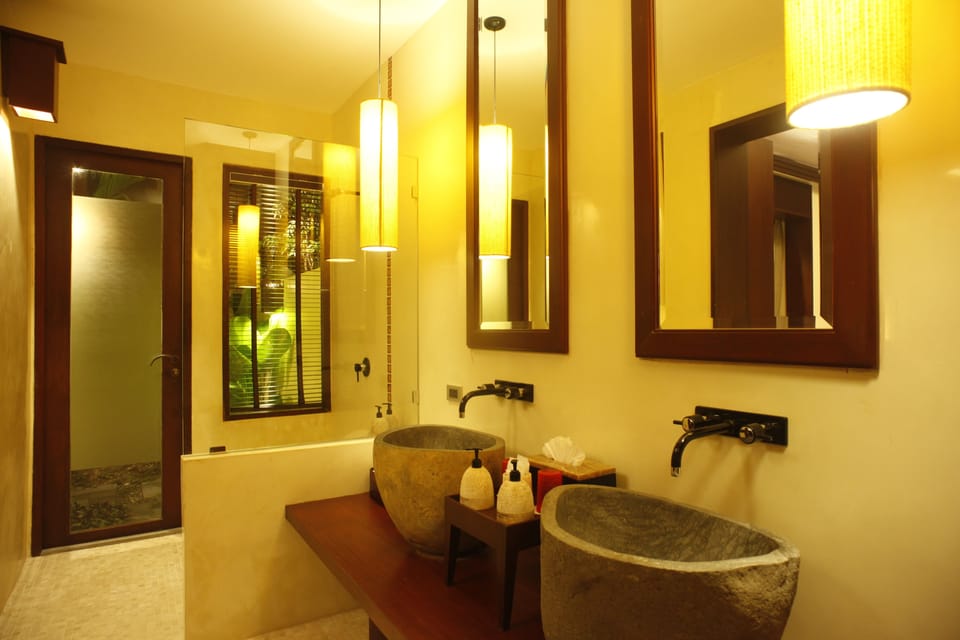 Bathroom sink