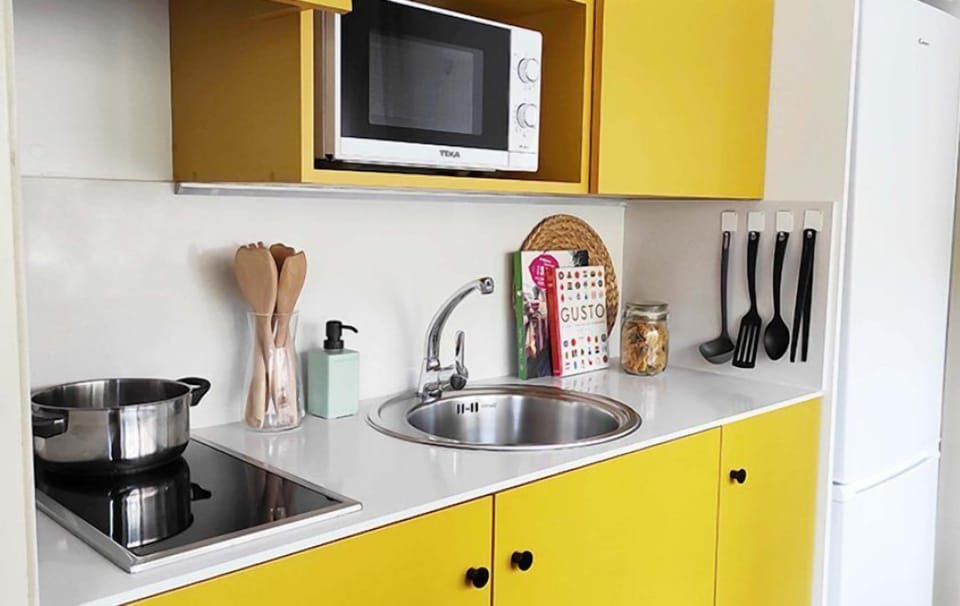 Quadruple Room, 2 Bedrooms | Private kitchen | Mini-fridge, stovetop, cookware/dishes/utensils