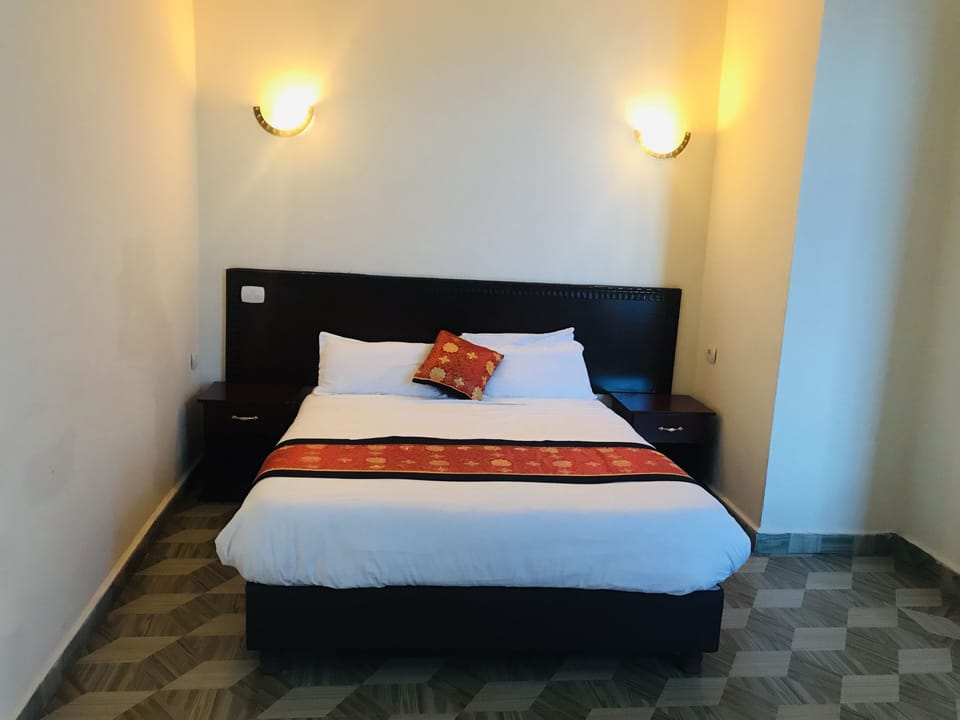 Basic Double Room | Desk, laptop workspace, blackout drapes, free WiFi