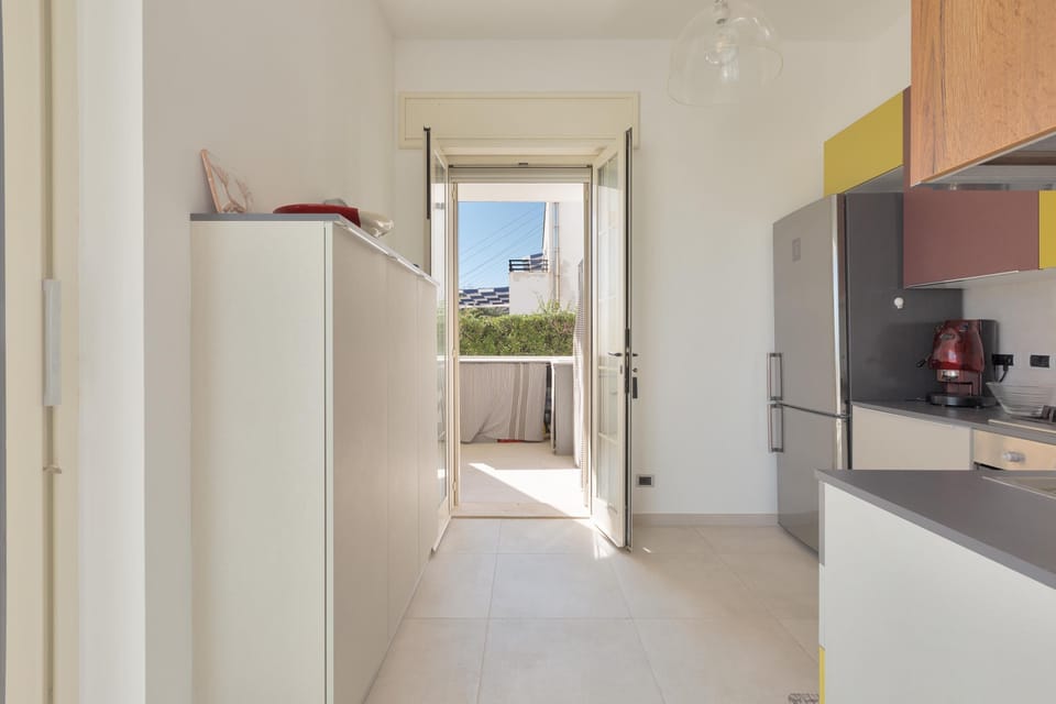 Comfort House, 4 Bedrooms | Private kitchen | Fridge, microwave, oven, stovetop