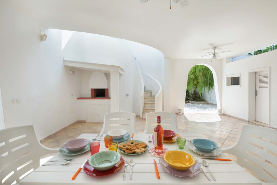 Standard House, 3 Bedrooms | In-room dining