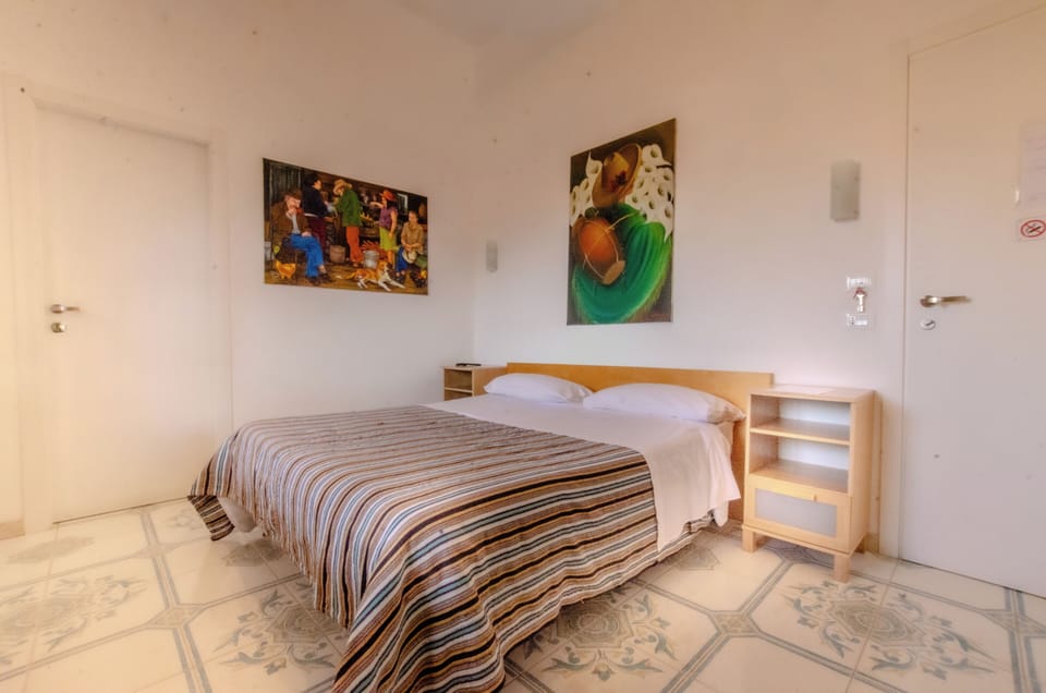 Signature Double Room, Ensuite, City View | Hypo-allergenic bedding, down comforters, individually decorated