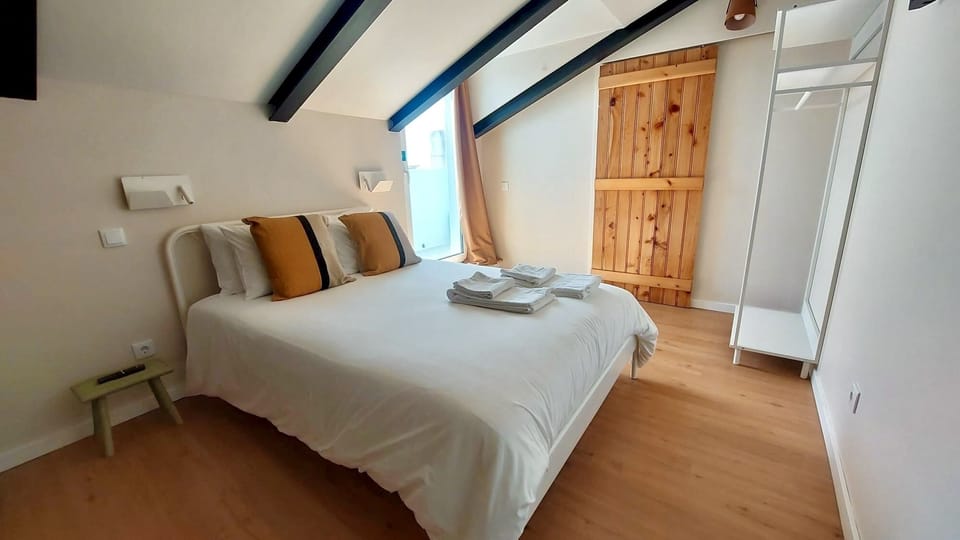 Triple Room | Laptop workspace, free WiFi, bed sheets