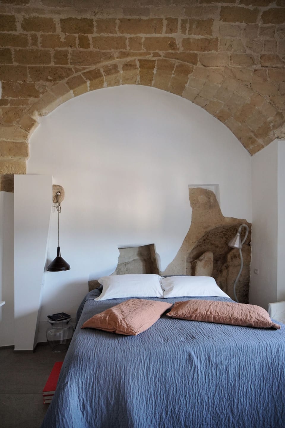 Design Triple Room | Desk, WiFi (free), individually furnished