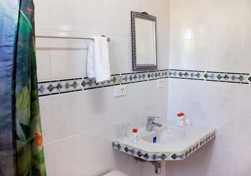 Hostal Alvarez TRINIDAD Bed and Breakfast in Trinidad