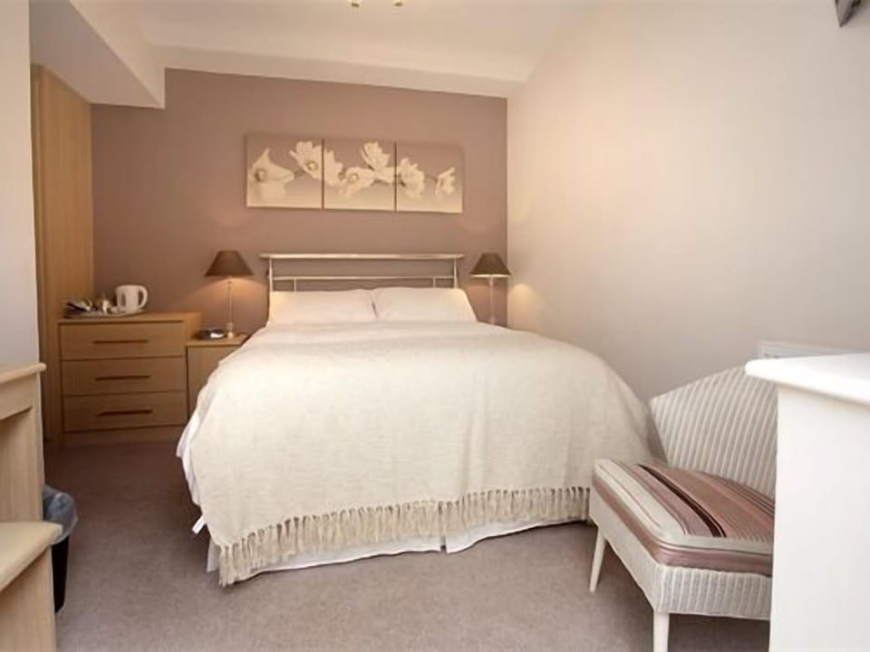 Comfort Double Room, Ensuite, Garden View (Cherry Blossom)