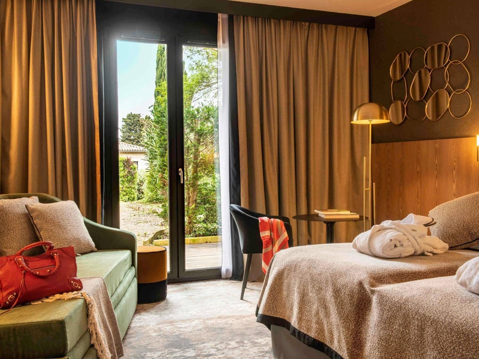 In-room safe, desk, blackout drapes, soundproofing