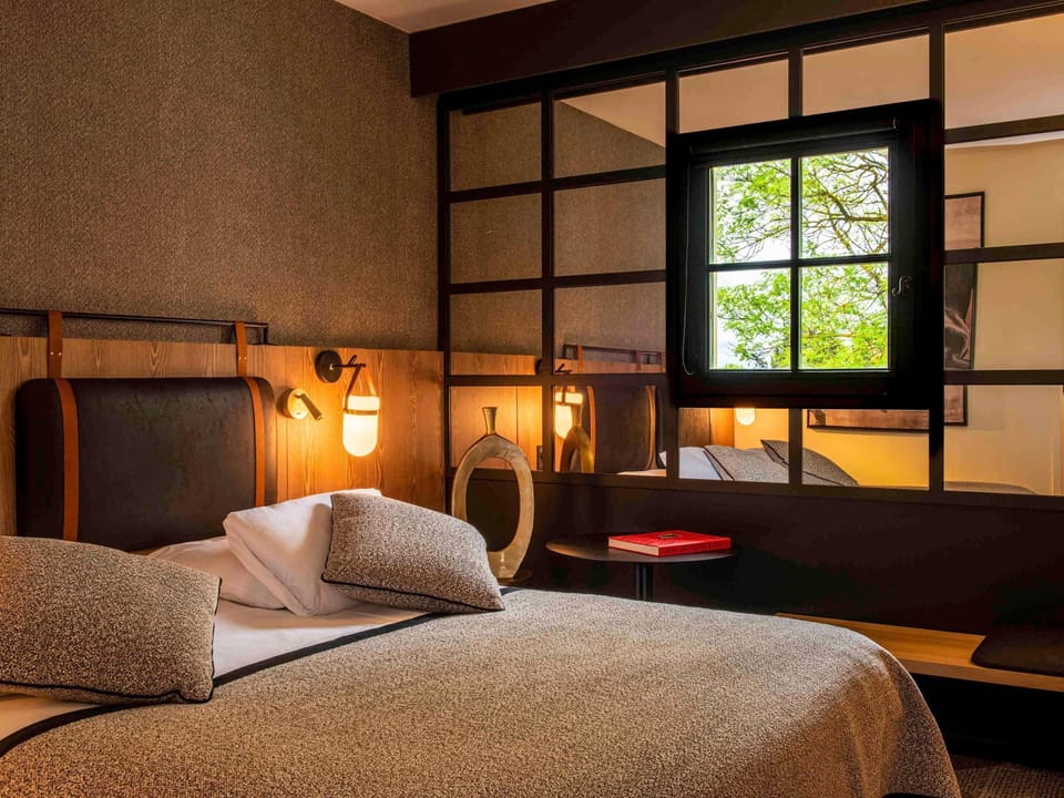 In-room safe, desk, blackout drapes, soundproofing
