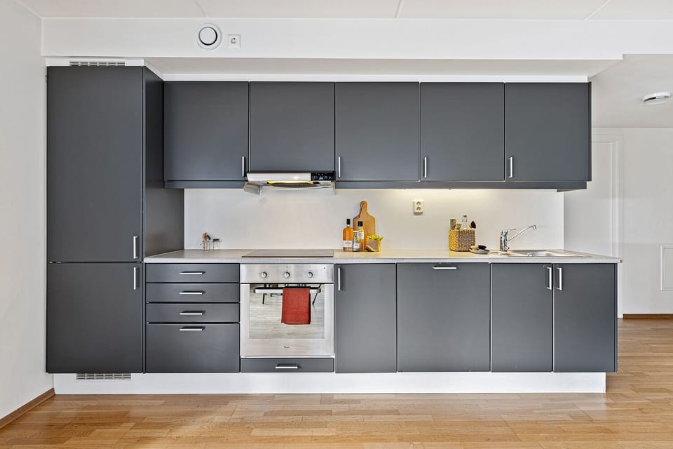 Apartment, 2 Bedrooms (large) | Private kitchen | Full-size fridge, microwave, oven, stovetop