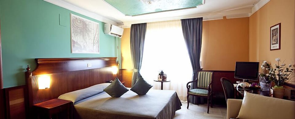 Minibar, in-room safe, desk, soundproofing