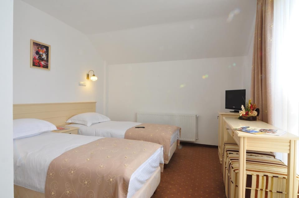 Egyptian cotton sheets, premium bedding, minibar, in-room safe