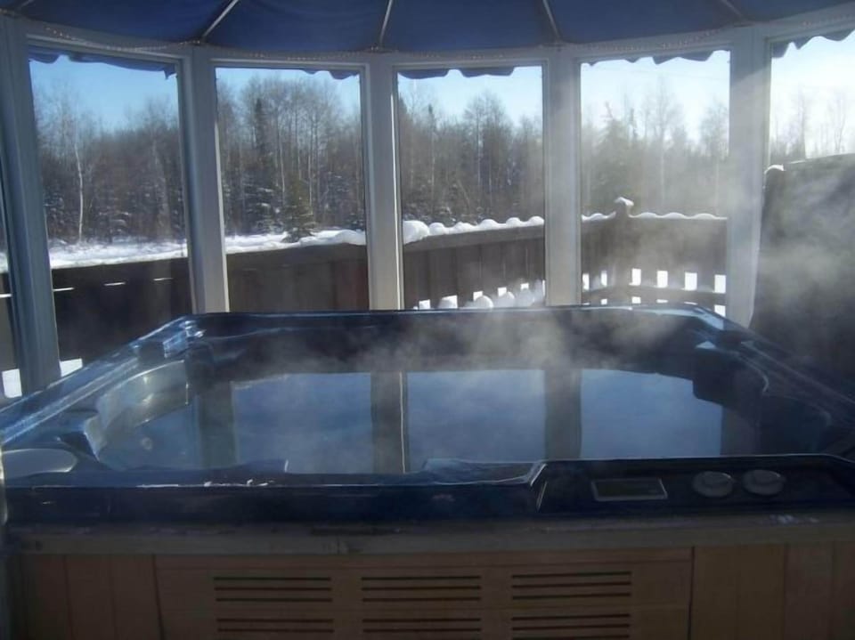 North Adventure Inn Motel in Ontario