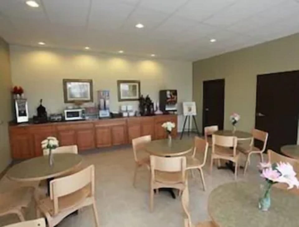 Free daily on-the-go breakfast