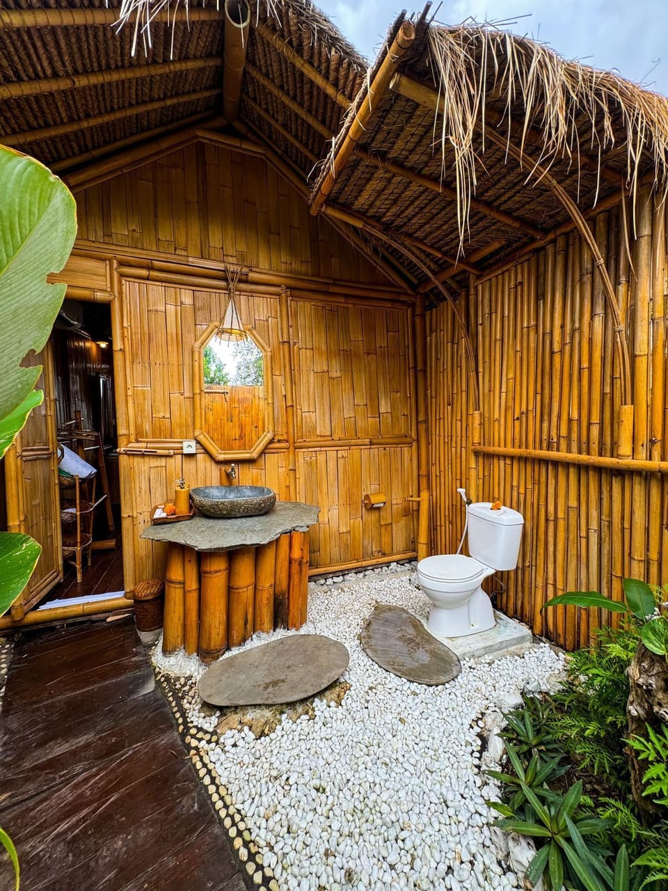 Romantic Villa | Bathroom | Shower, hair dryer, towels, soap