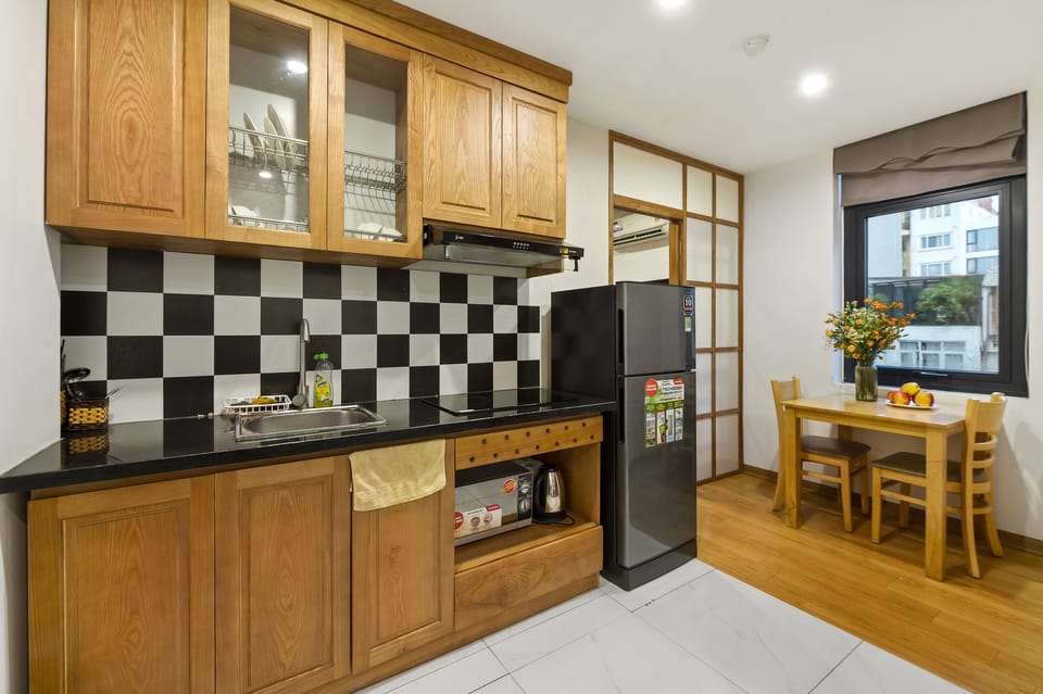 City Apartment | Private kitchen | Fridge, microwave, stovetop, electric kettle