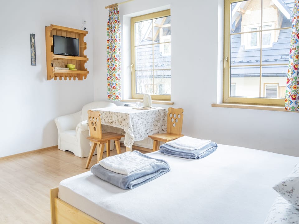 Basic Double or Twin Room, Private Bathroom (Balcony) | Living area | 32-inch LED TV with cable channels, TV