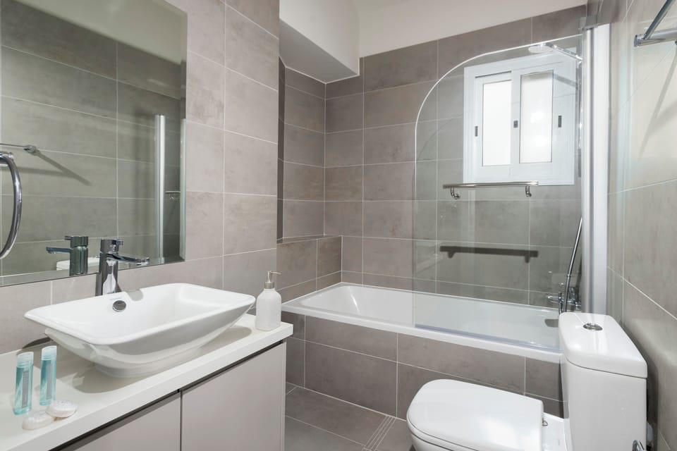Superior Villa | Bathroom | Towels, soap, toilet paper
