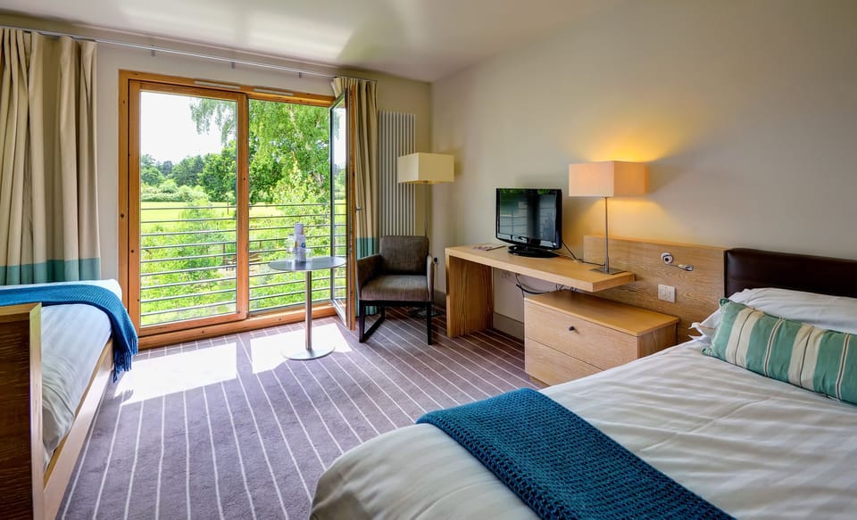 Twin Room | Premium bedding, in-room safe, desk, free WiFi