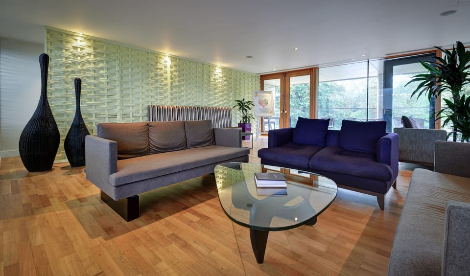 Couples treatment rooms, sauna, hot tub, steam room, body treatments