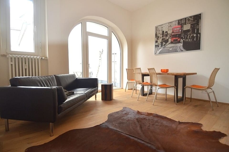 Apartment | 1 bedroom, desk, iron/ironing board, travel crib