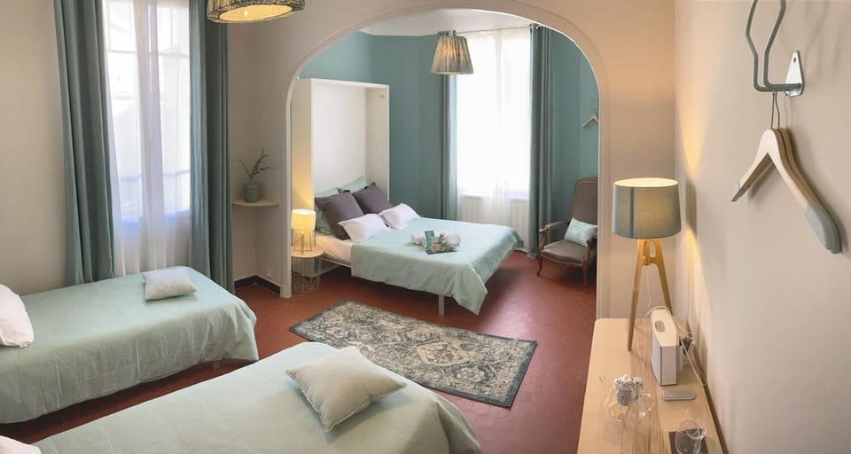 Soundproofing, free WiFi, bed sheets