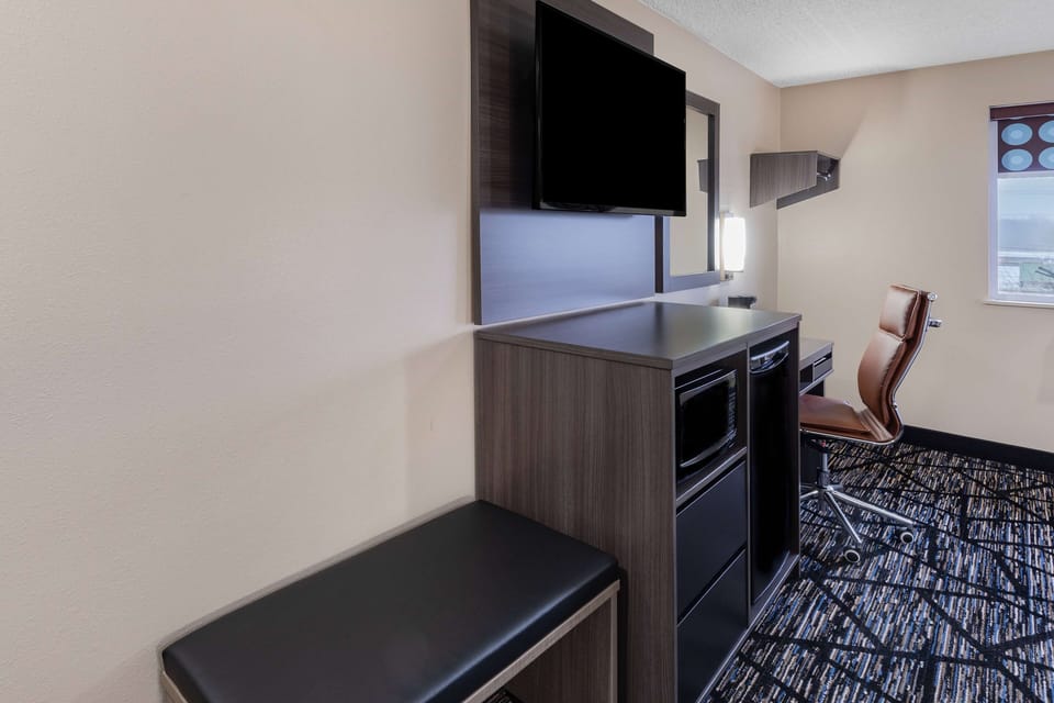 Room, 2 Double Beds, Non Smoking | Desk, blackout drapes, free WiFi, bed sheets