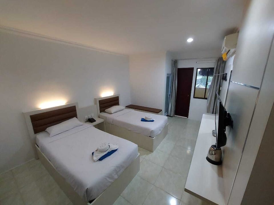 Gold Room | WiFi (free), bed sheets