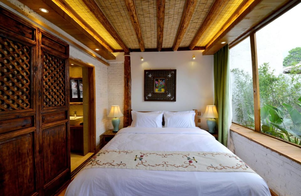 Deluxe Room | Premium bedding, WiFi (free)