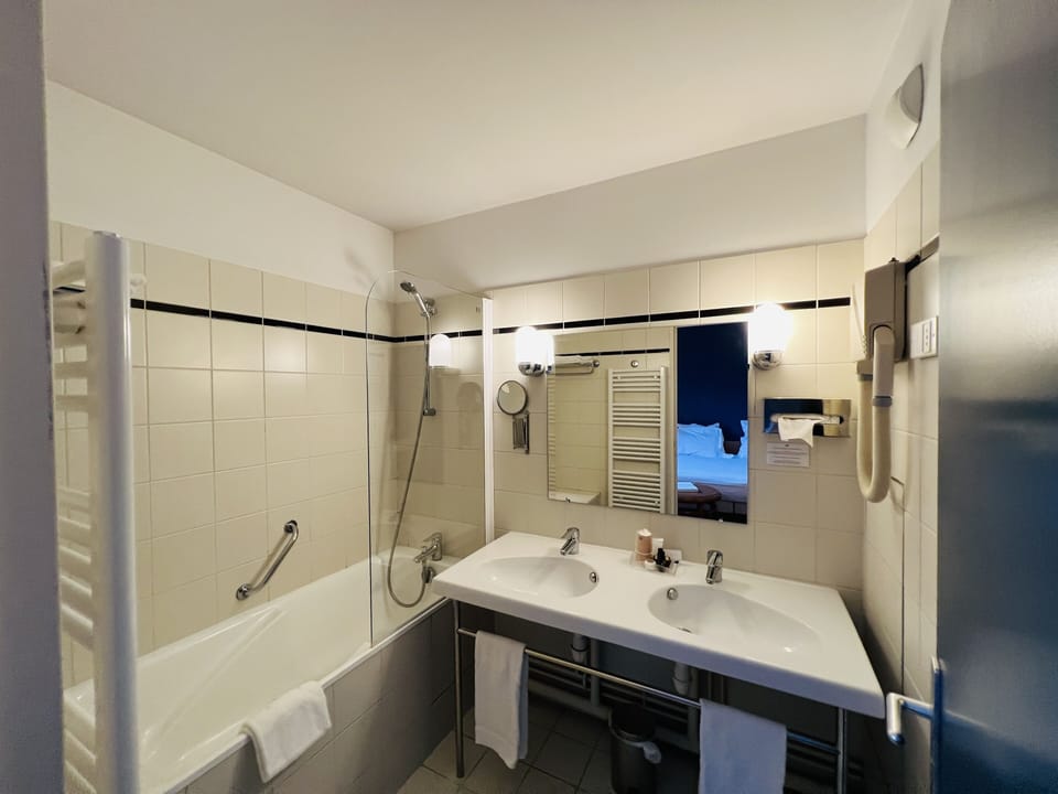 Rainfall showerhead, hair dryer, towels, soap