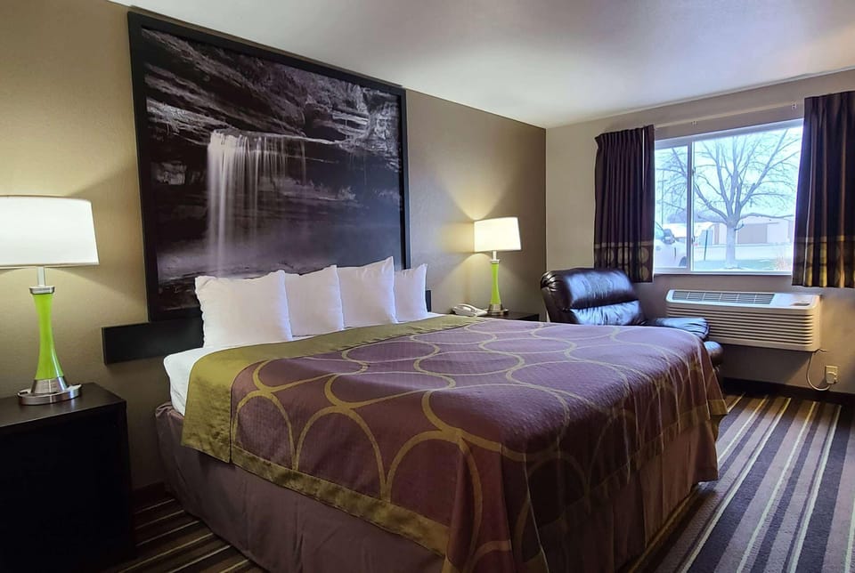 Studio Suite, 1 King Bed, Non Smoking | Premium bedding, in-room safe, desk, free cribs/infant beds