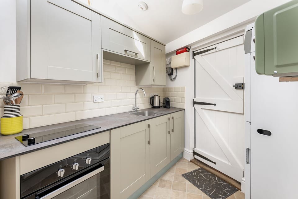Comfort Apartment, 1 Double Bed | Private kitchen | Espresso maker, electric kettle