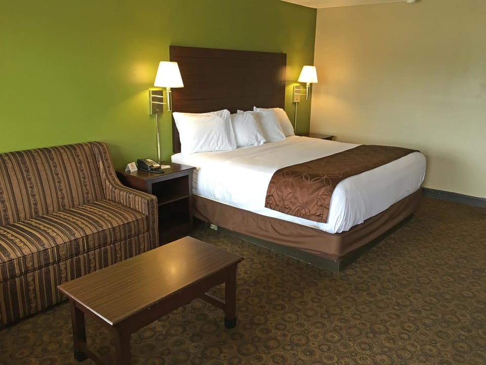 Desk, iron/ironing board, rollaway beds, free WiFi