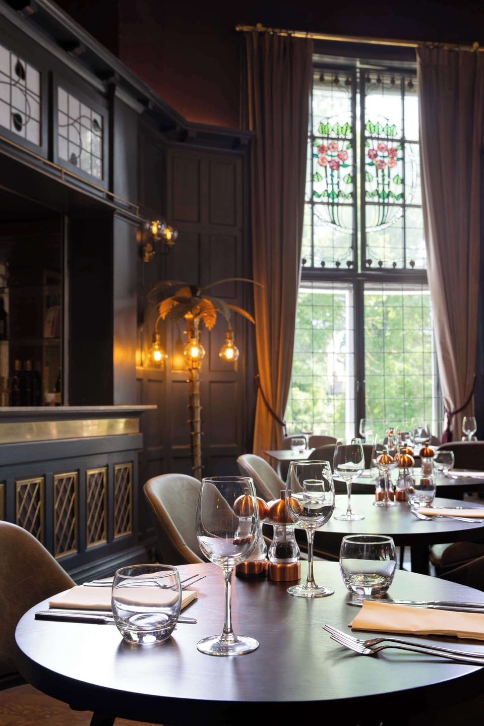 Breakfast, lunch, dinner served; Italian cuisine 