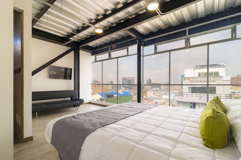 Hypo-allergenic bedding, free WiFi, bed sheets