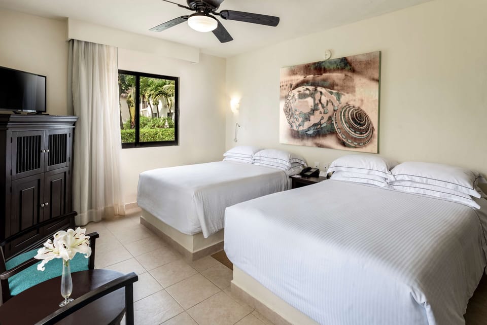 Superior Room | Minibar (free items), in-room safe, blackout drapes, iron/ironing board
