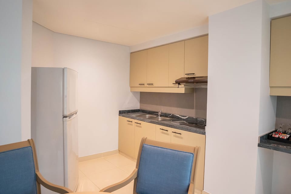 Coffee/tea maker, electric kettle