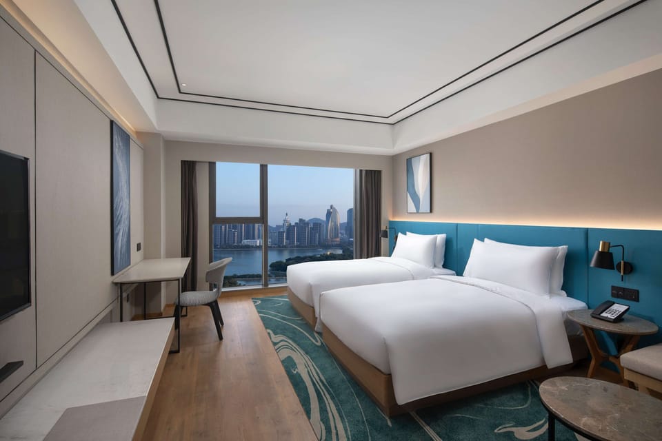 Superior Room, 2 Twin Beds, Lake View | In-room safe, desk, blackout drapes, bed sheets