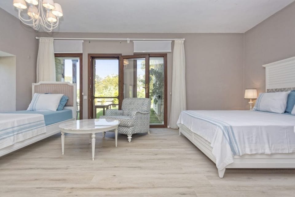 Premium Room | In-room safe, desk, iron/ironing board, free WiFi