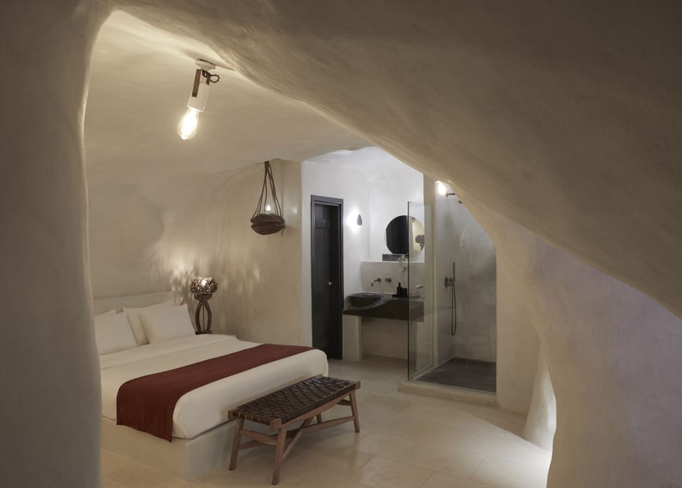 Vinsanto Honeymoon Villa with private heated pool and caldera view | Hypo-allergenic bedding, in-room safe, soundproofing, iron/ironing board