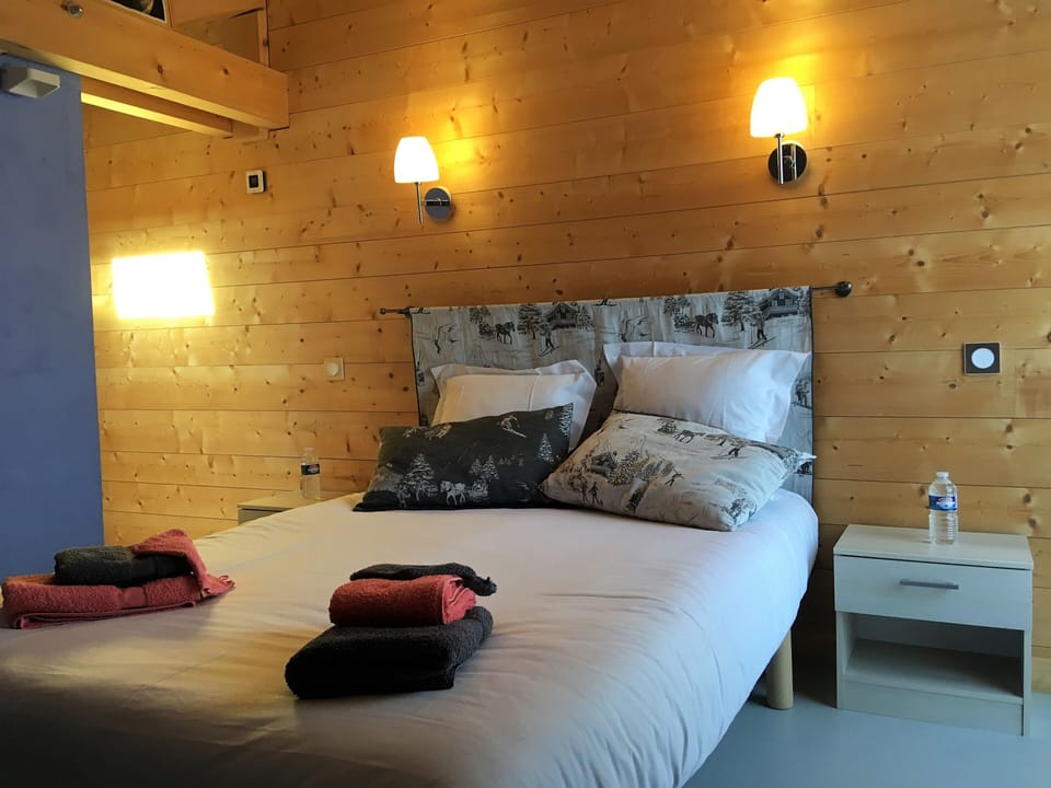 Double Room, Private Bathroom | Desk, laptop workspace, soundproofing, iron/ironing board