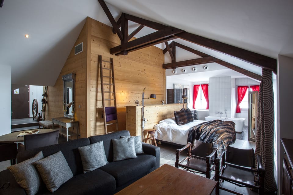 Junior Suite, 1 King Bed, Mountain View | 1 bedroom, premium bedding, pillowtop beds, minibar