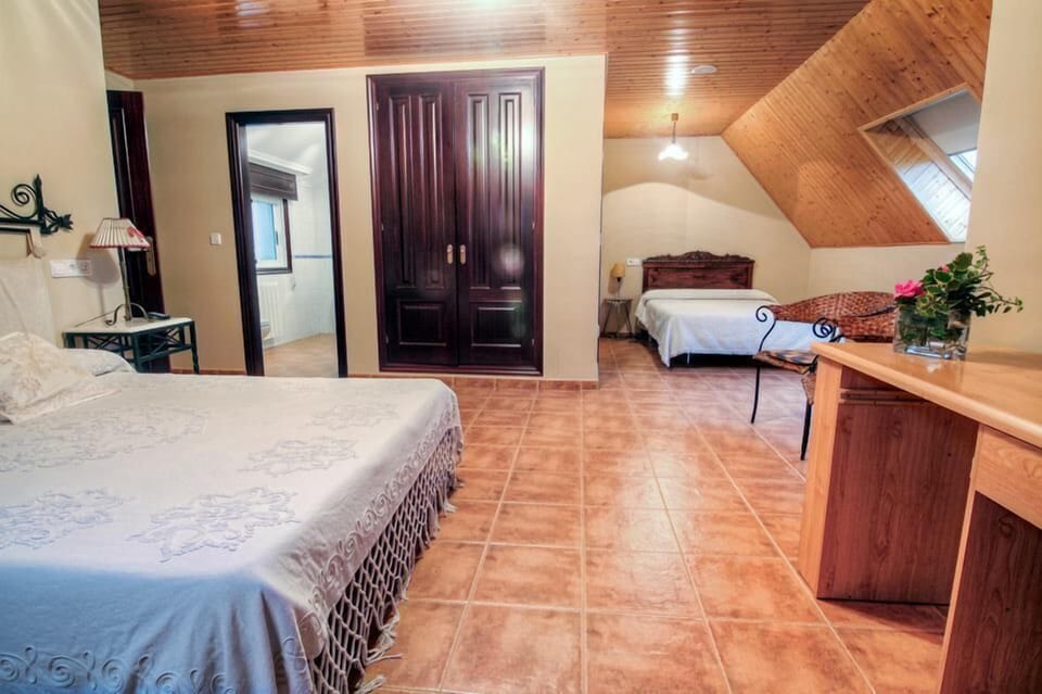 Family Quadruple Room | Free WiFi, bed sheets