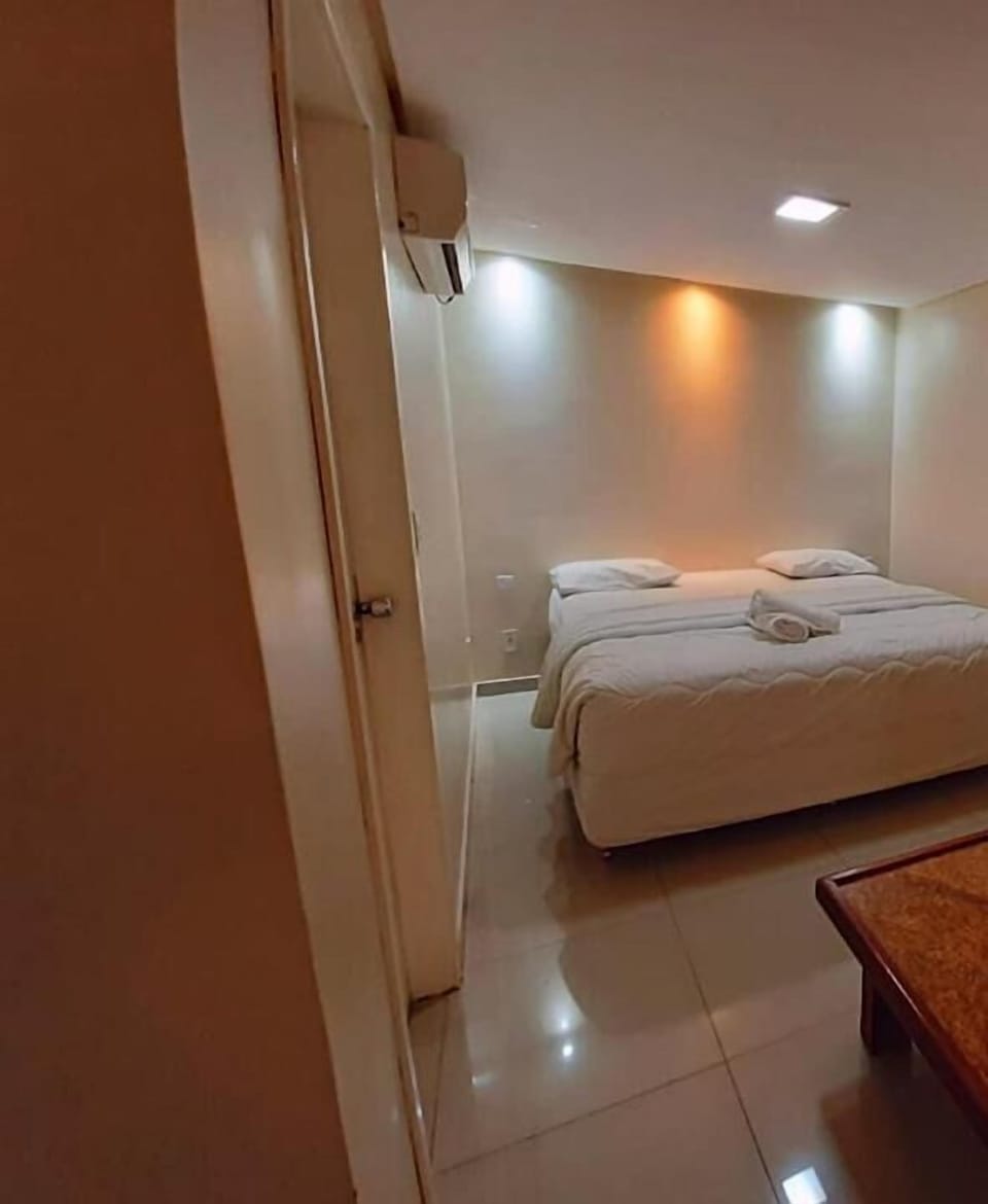 Minibar, free WiFi, bed sheets