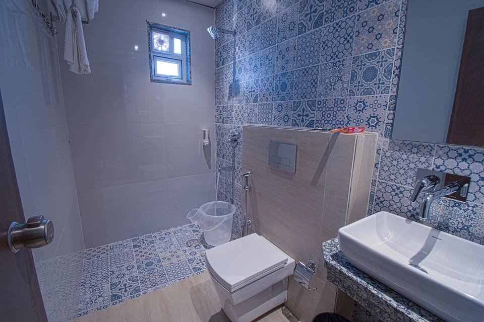 Shower, towels