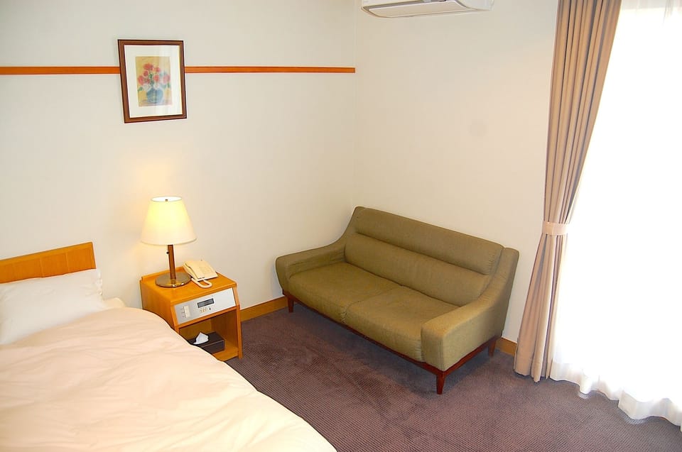 Standard Single Room | Down comforters, WiFi (free)